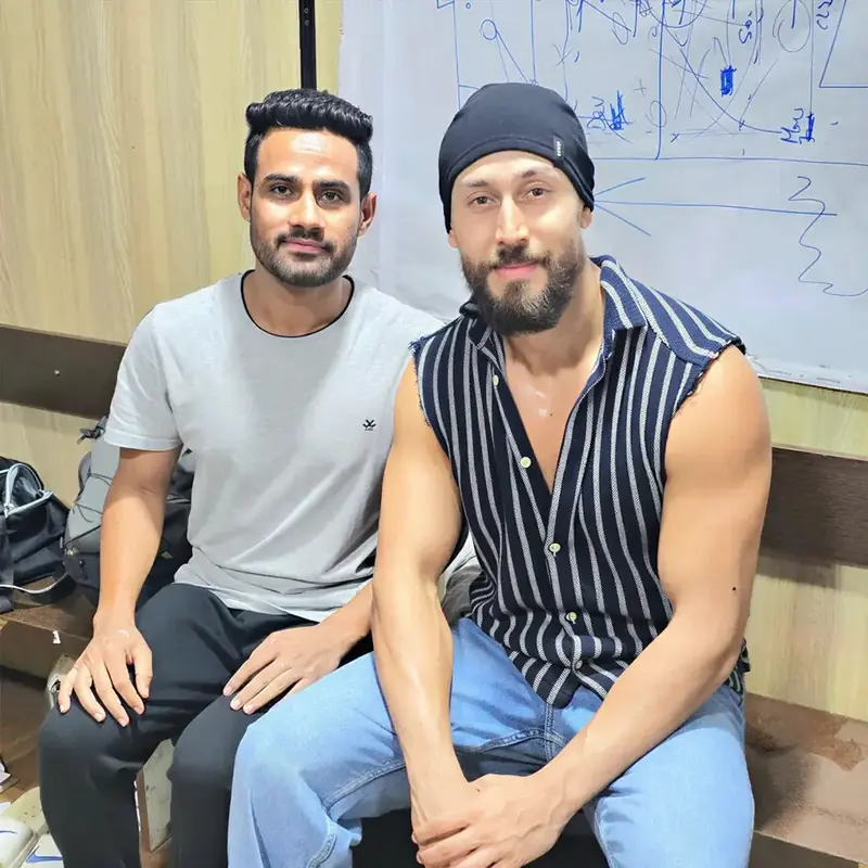 Dr. Choudhary with Tiger Shroff